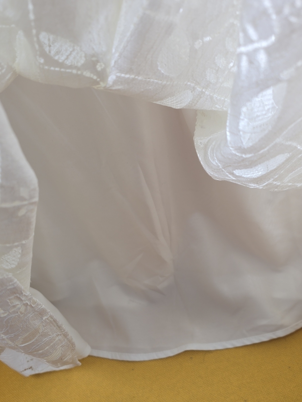 VEILED NEWYORK Elegant IVORY Lace Long-Sleeve Maxi Dress - Picture 5 of 7